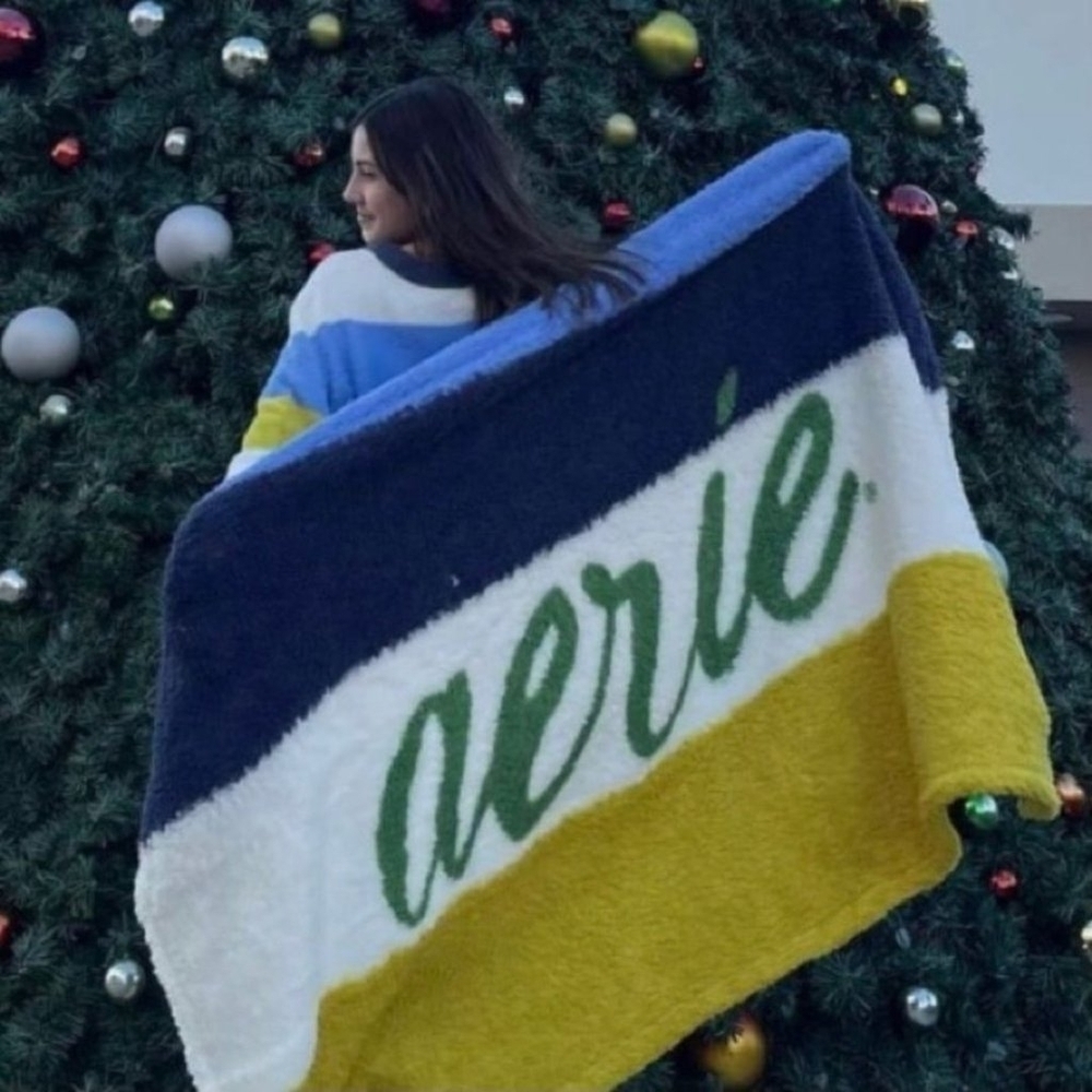 Aerie Oversized Logo Sherpa Blanket Throw